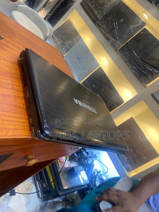 New Laptop Toshiba Satellite C665 12GB Intel Core I7 HDD+SSD 500GB · Photo 3