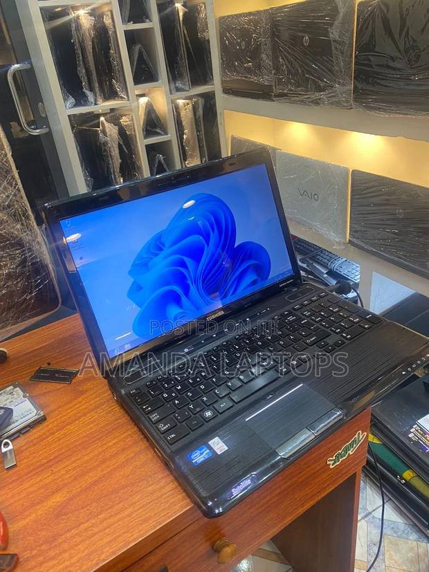 New Laptop Toshiba Satellite C665 12GB Intel Core I7 HDD+SSD 500GB · Photo 4