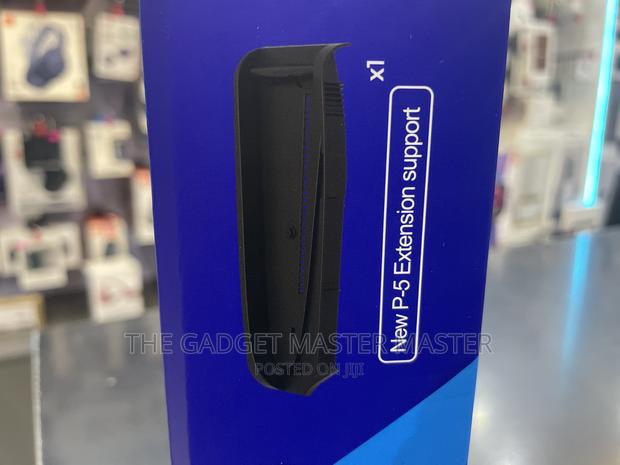 Dobe Multi-Function Cooling Charging Dock for Ps5 · Photo 4