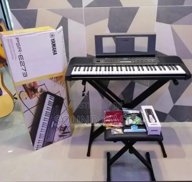 Yamaha PSR-E273 Keyboard Bundle · Photo 1