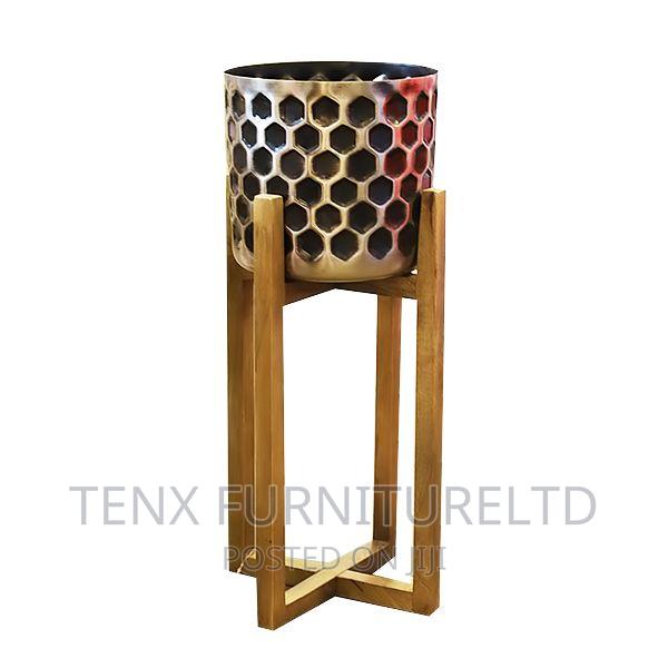 Decor Planter With Wooden Stand Medium · Photo 1
