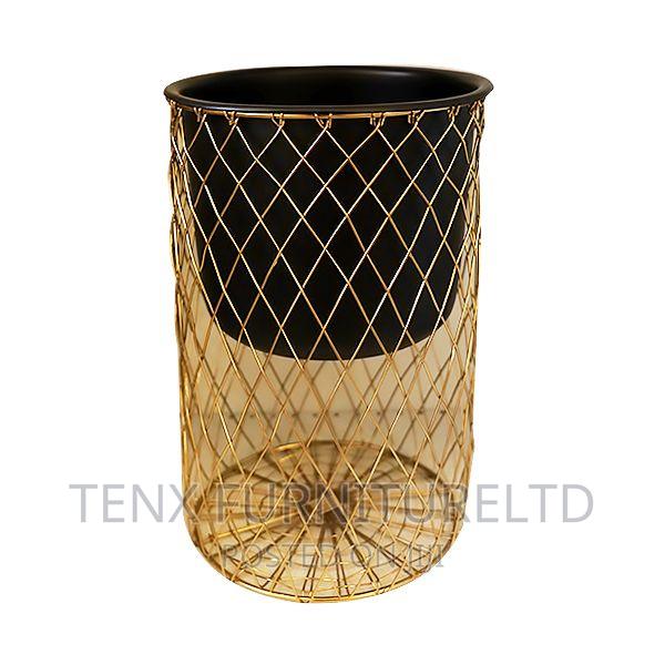 Decor Planter With Mesh Gold and Black Medium (903) · Photo 1