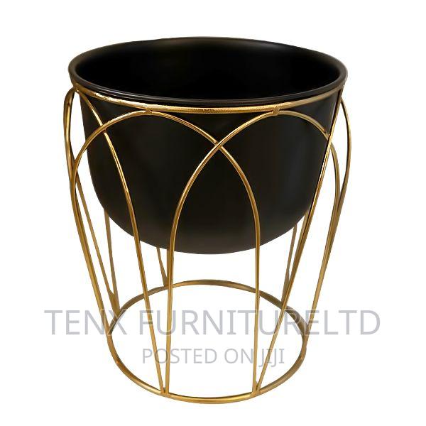 Decor Planter Floral Gold and Black Large · Photo 1
