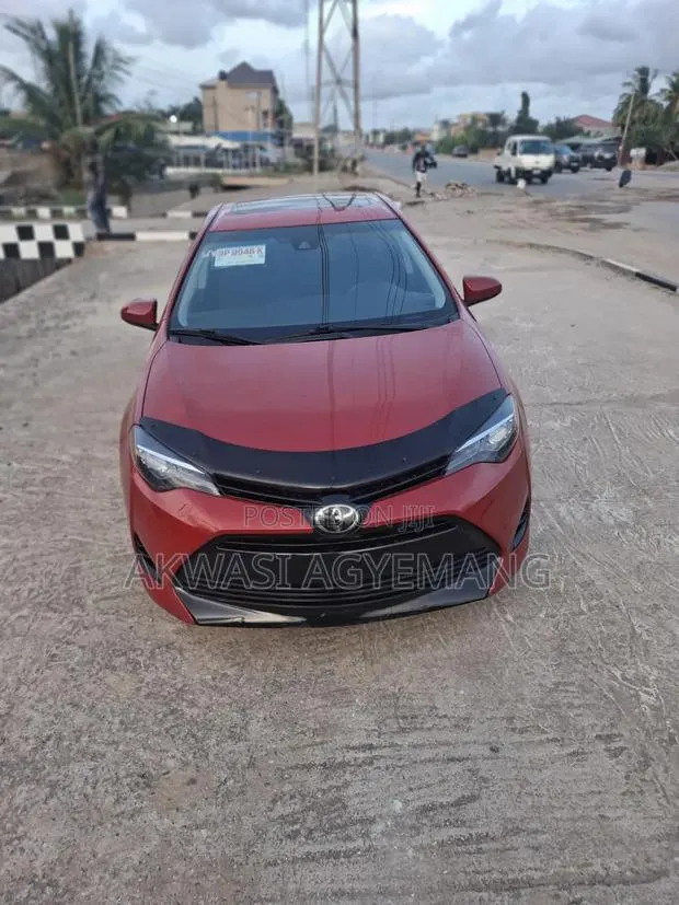 Toyota Corolla LE Eco (1.8L 4cyl 2A) 2018 Red · Photo 1