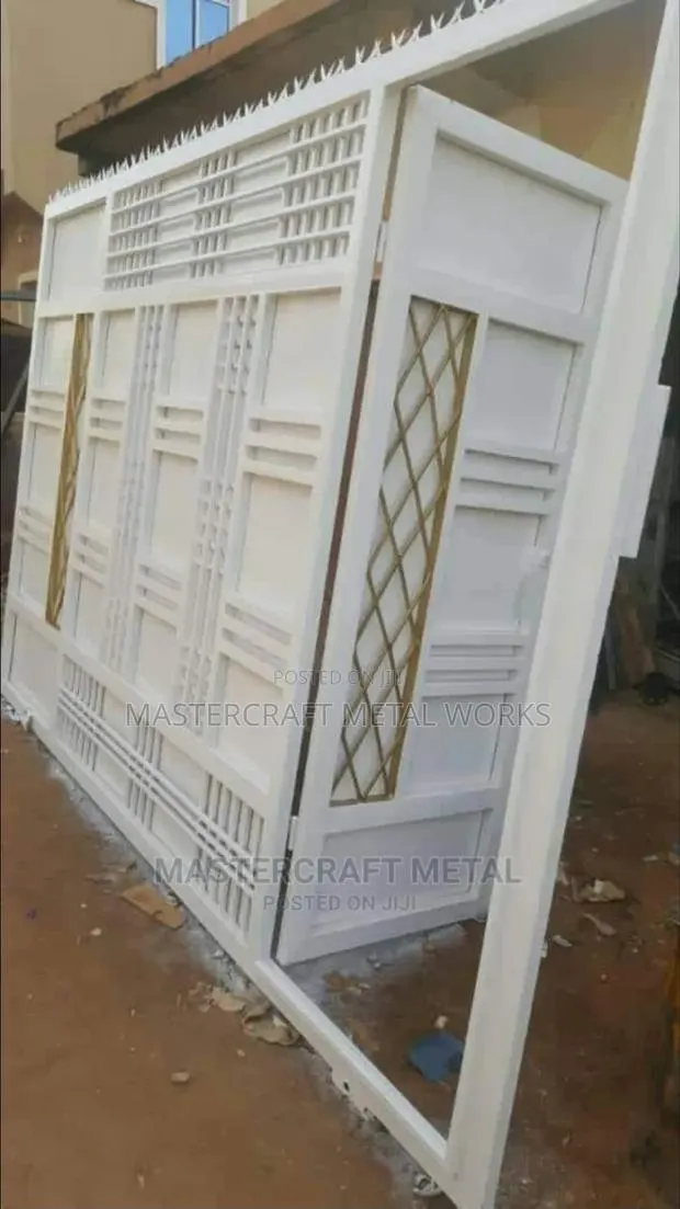 Metal Gate / Sliding Gate · Photo 1