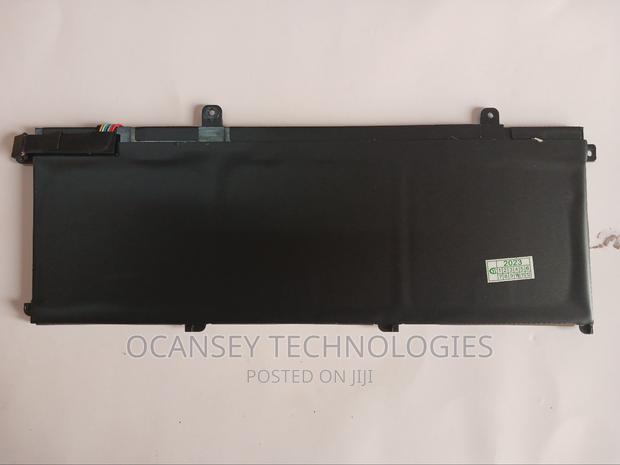 Original Lenovo L18m3p73 for T490 Laptop Battery · Photo 3