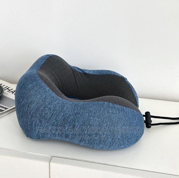 Neck Pillow · Photo 1