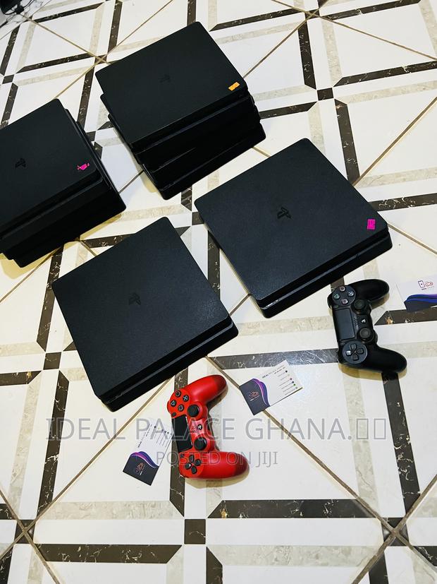 Discounted / Promo Ps4 Slim 8 Games · Photo 2