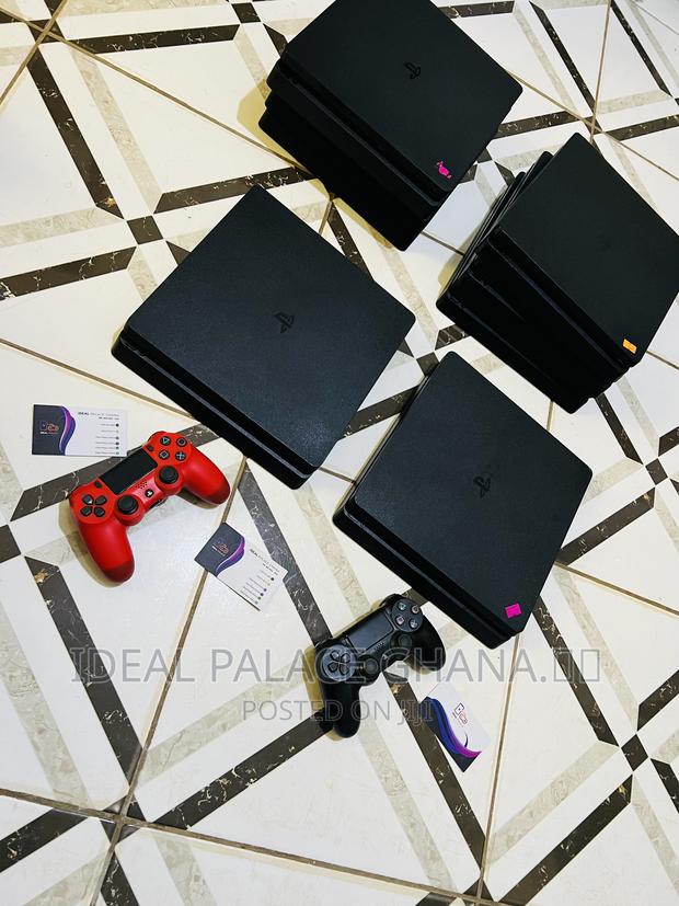 Discounted / Promo Ps4 Slim 8 Games · Photo 1