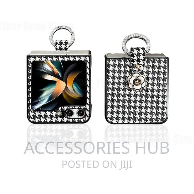 Z Flip 5 AND 6 Cases With Screen Protectors · Photo 1