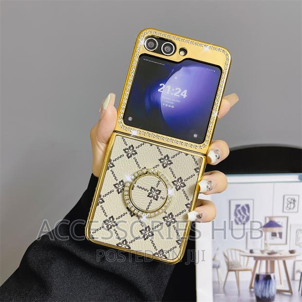 Luxury Cases for Samsung Z Flip 5 With Screen Protectors · Photo 2