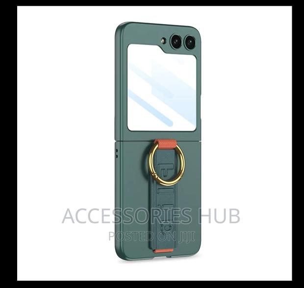 Ring Cases With Screen Protectors for Z Flip 5 and 6 · Photo 4