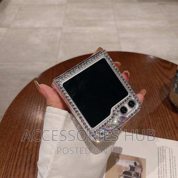 Z Flip 5 AND 6 Luxury Glitter Diamond Rhinestone · Photo 2