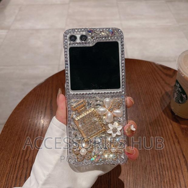 Z Flip 5 AND 6 Luxury Glitter Diamond Rhinestone · Photo 1