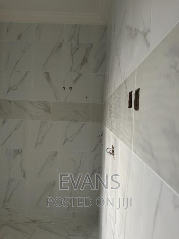 Expert Tiles Man · Photo 2