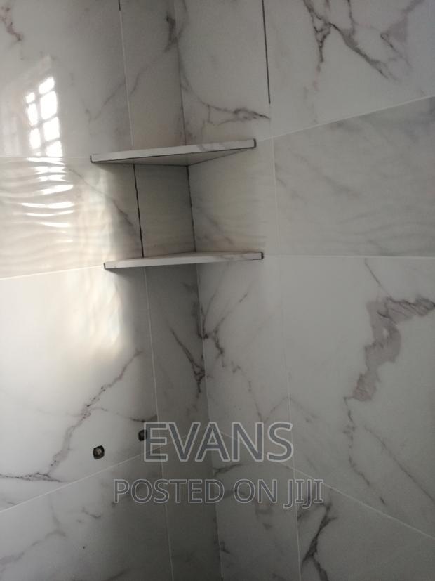 Expert Tiles Man · Photo 3