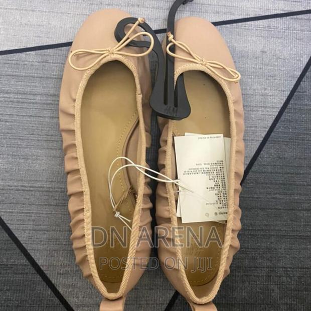 Original Women H M Flat Shoe · Photo 1