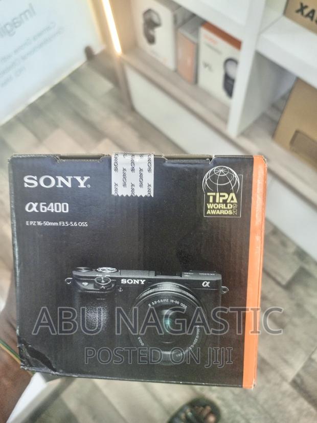 Sony A6400 With 16-50mm Lens · Photo 4