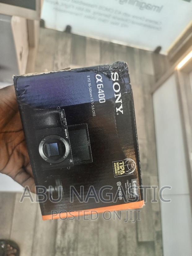 Sony A6400 With 16-50mm Lens · Photo 2