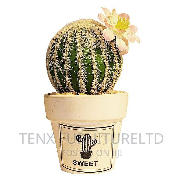 Decor Planter Artificial Ceramic Mini Pot · Photo 1