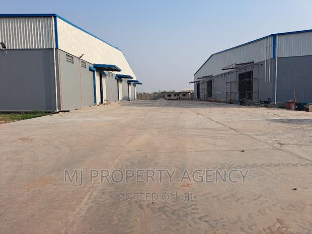 2000 SQM Warehouse at Tema Newly Built · Photo 2