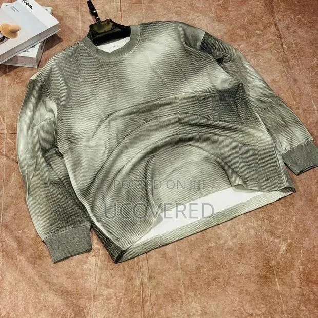 Heavy Men’S Fleece Crewneck Sweatshirt · Photo 1