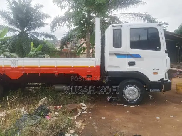Hyundai 5 Ton · Photo 1