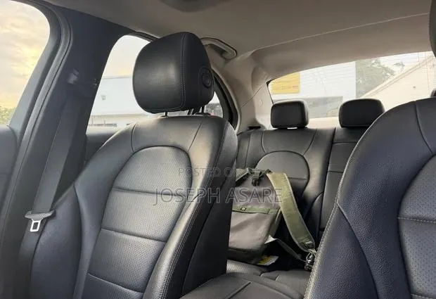 Mercedes-Benz C300 2018 Black · Photo 1