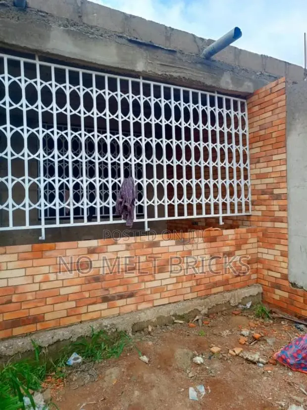 Machine Mold Bricks Tiles · Photo 1