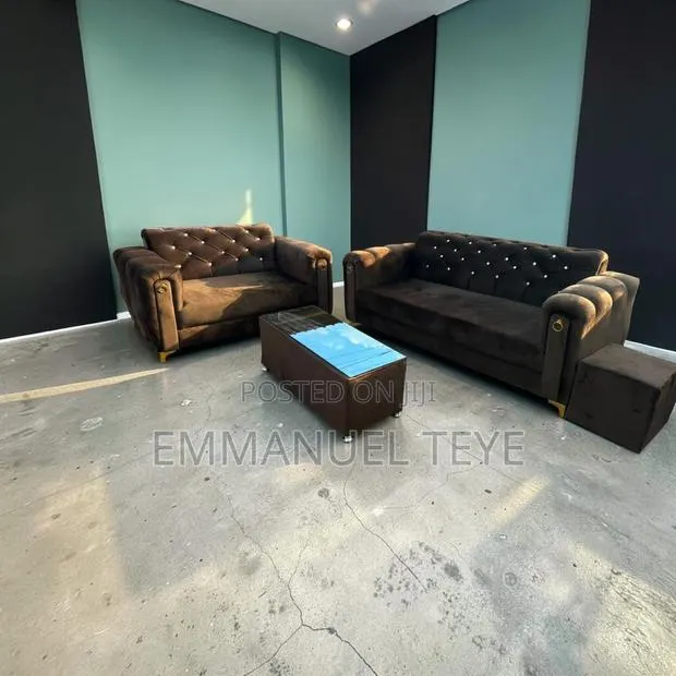 Brown Luxury Fabric Sofa. Is Made to Last · Photo 1