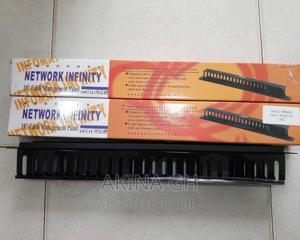 Network Infinity 1u 19" Cable Manager Panel · Photo 2