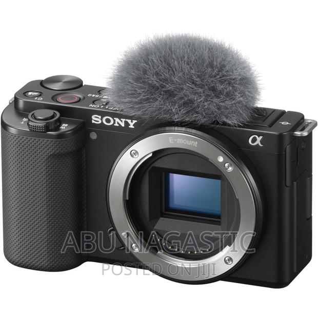 Sony Alpha ZV-E10 With 16-50mm Lens · Photo 2