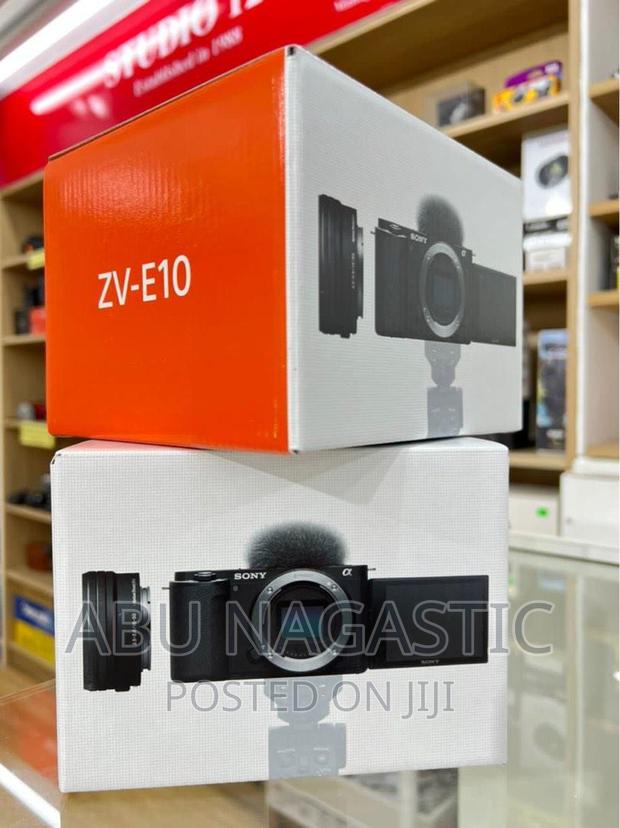 Sony Alpha ZV-E10 With 16-50mm Lens · Photo 3