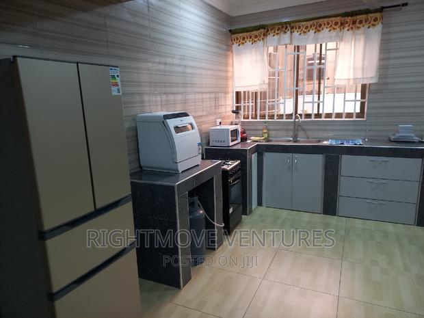 Fully Furnished 2 Bedrooms Apartment at Anaji · Photo 5