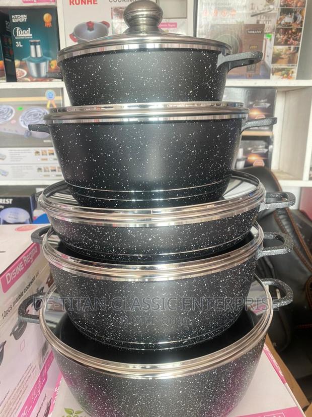 Non Stick Cookware Set - 10 Pieces - Black · Photo 5