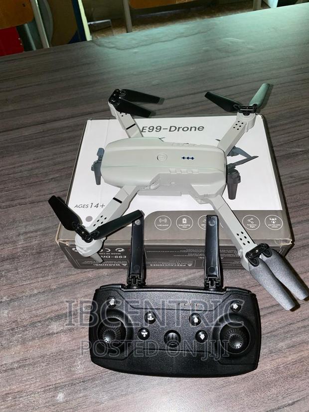 E99 Dual Camera Drone · Photo 4