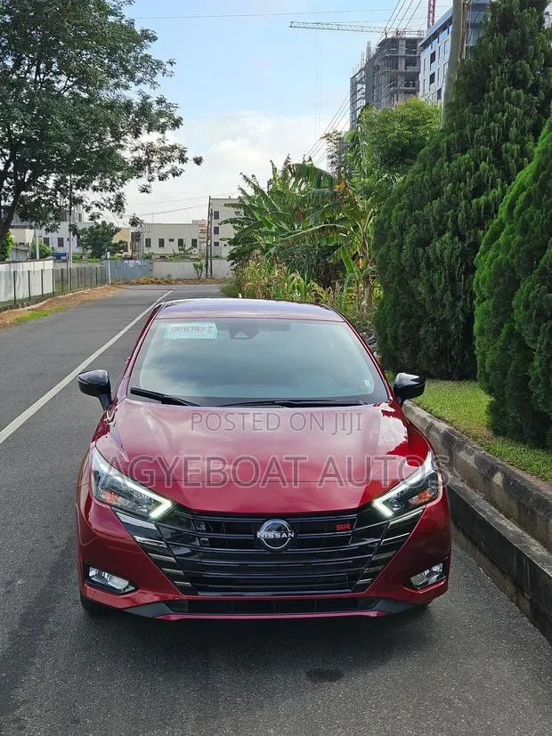 Nissan Versa SR 2024 Burgundy · Photo 1