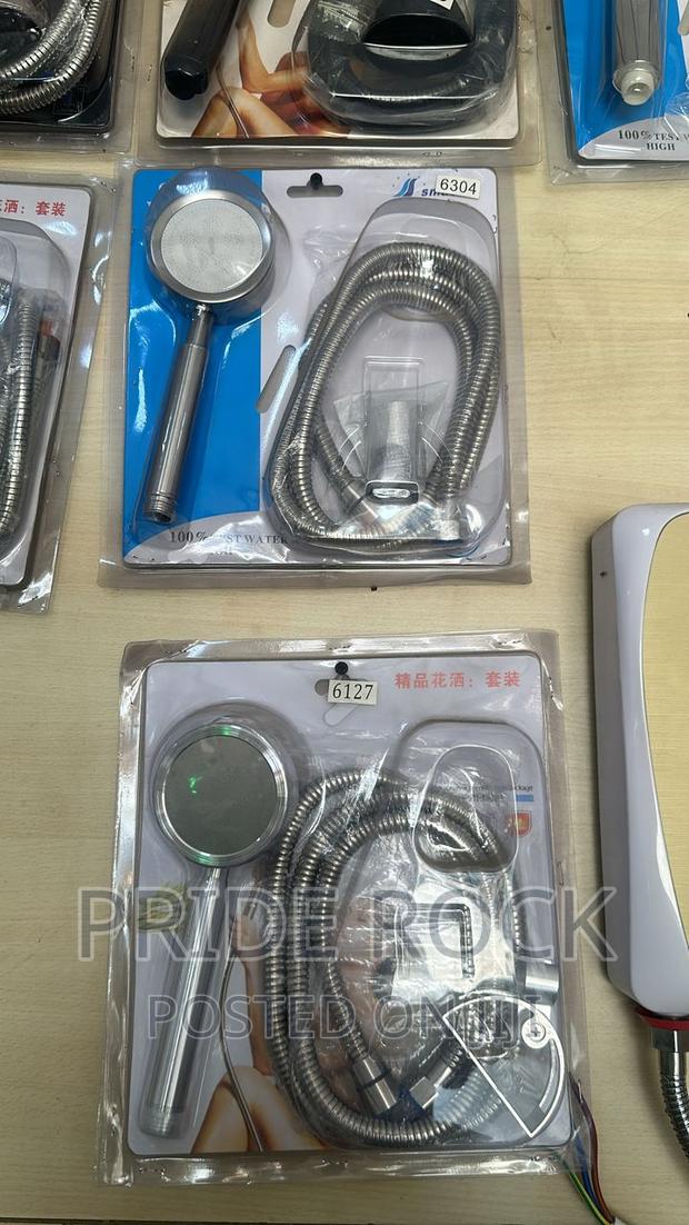 Hand Held Telephone Shower, Chain and Handle, Shower · Photo 1