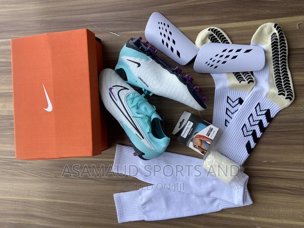 Original Phantom Last Football Boot · Photo 1