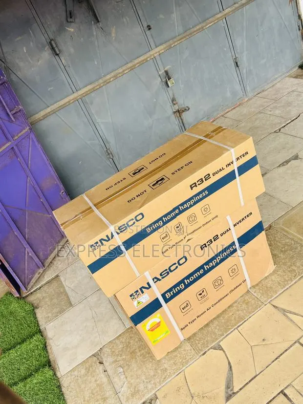 Self Clean Nasco 2.5hp Split Dual Inverter · Photo 1