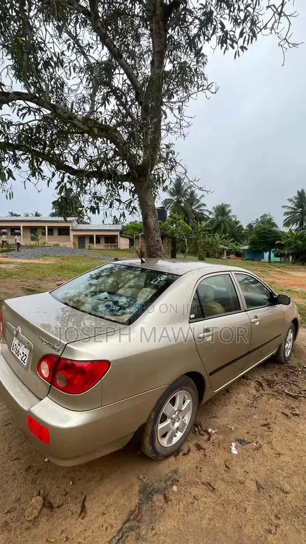 Toyota Corolla 2008 Gold · Photo 1