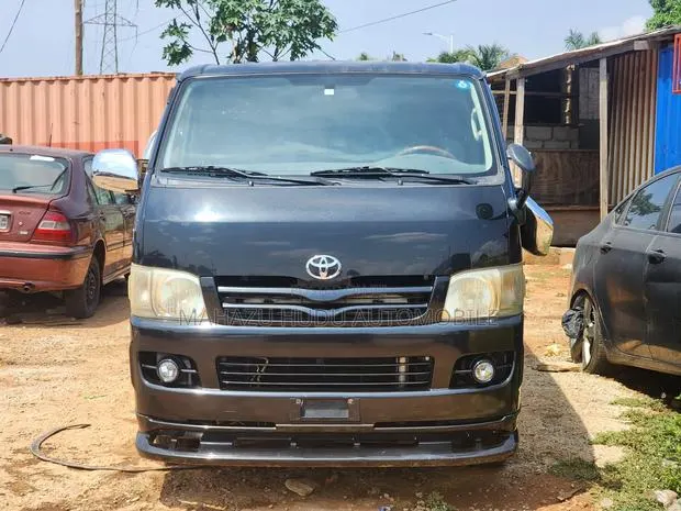 Toyota HiAce 2008 Black · Photo 1