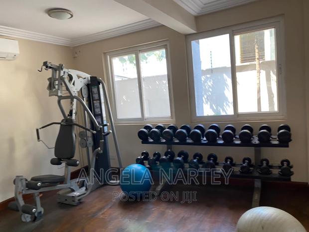 Furnished 3bdrm Apartment in Labone for sale · Photo 4
