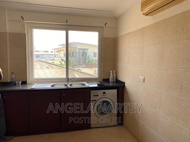 Furnished 3bdrm Apartment in Labone for sale · Photo 6