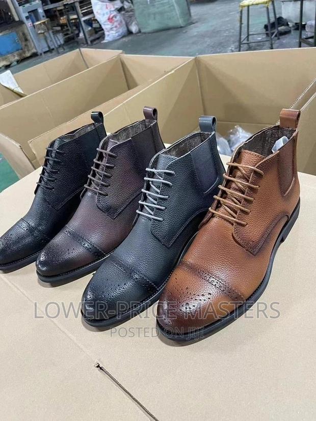 Original Classic Leather Boots · Photo 1