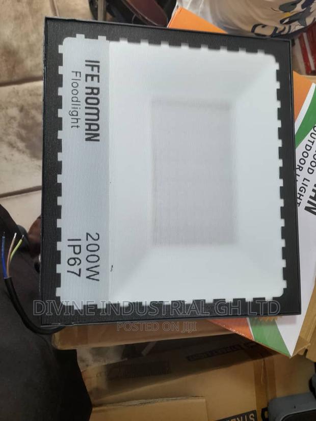 200watt Flood Light · Photo 1