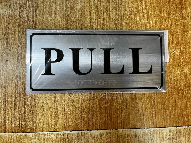 Push and Pull Sign · Photo 2