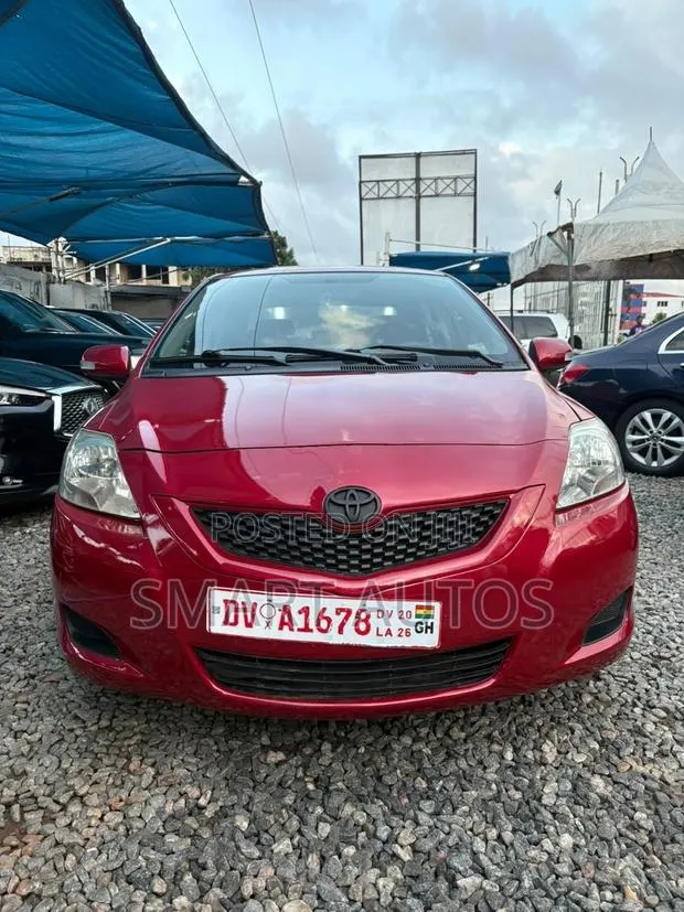 Toyota Yaris 2012 Red · Photo 1