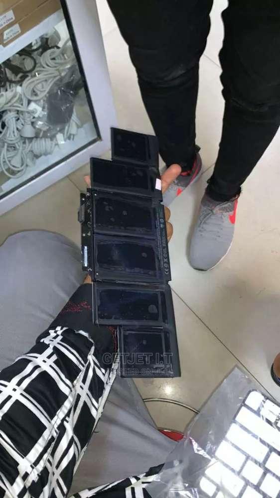 Quality Macbook Laptop Batteries For Sale · Photo 2