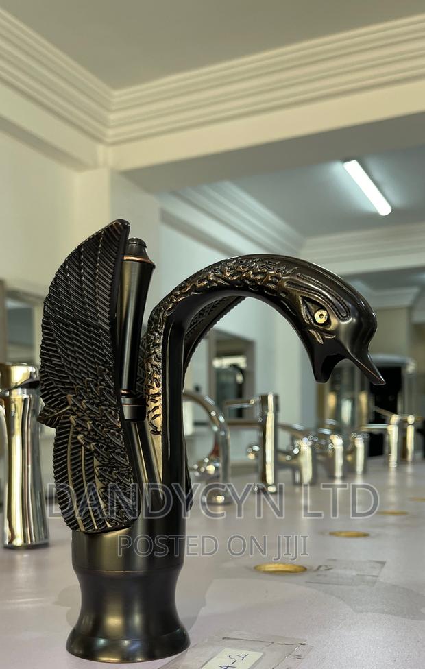 Wash Hand Basin Tap · Photo 3